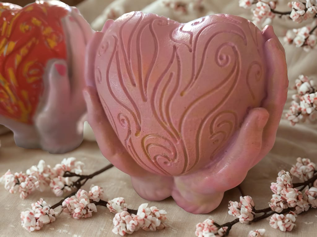 diy dekofigur „halt mich“ – hände mit herz zum selbstgestalten