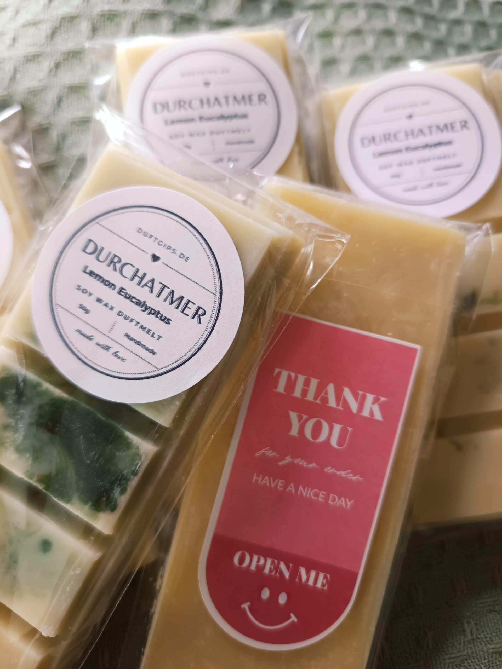 Duftmelts „Durchatmer“ – Lemon Eucalyptus. Frischer, klarer Duft in praktischer Tafelform zum Abbrechen.