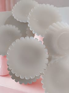 handgegossenen Cranberry-Wachsmelt.