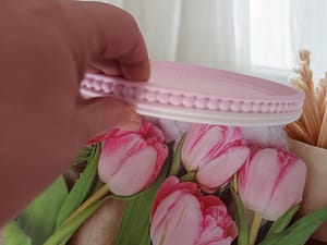 einzelstück – rosé‑weißer gips‑teller mit perlenrand (Ø 25 cm)