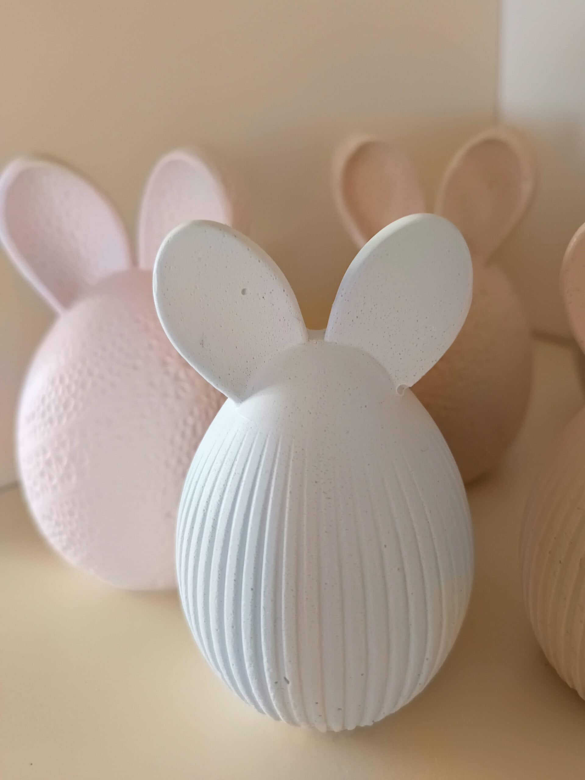 Zartes Trio handgegossener Gipseier – Bild 6